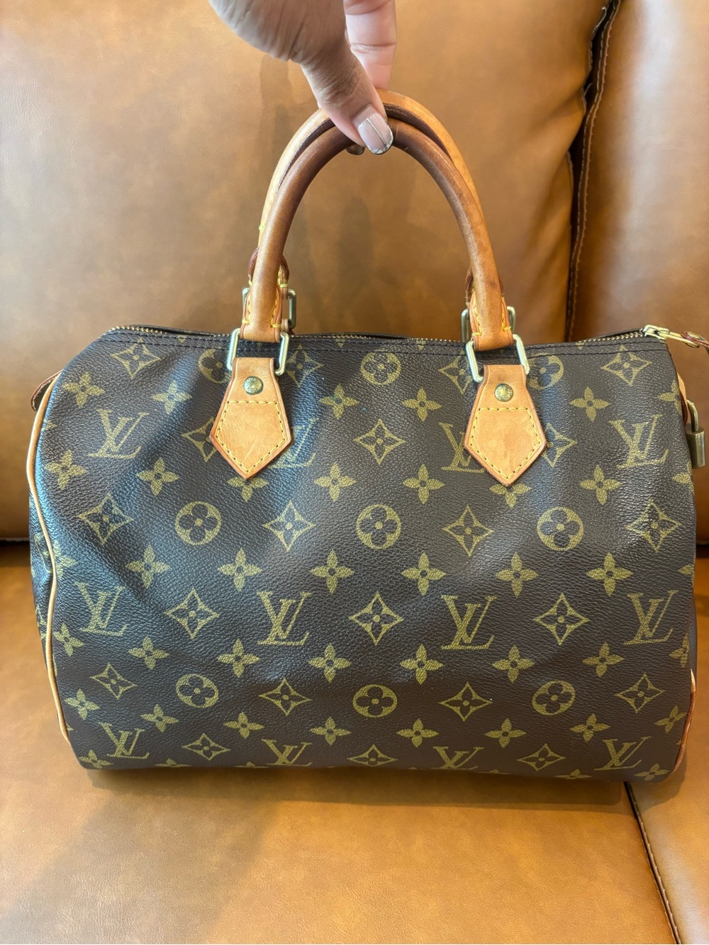 Authentic  LOUIS VUITTON Monogram Speedy 30